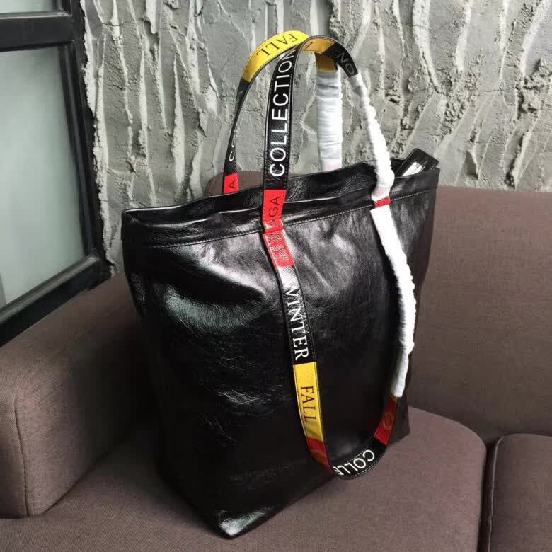 BALENCIAG巴黎世家 最新單手提購物袋 油蠟皮材質 簡單寬闊 購物包推薦款 超級大容量  BL1823